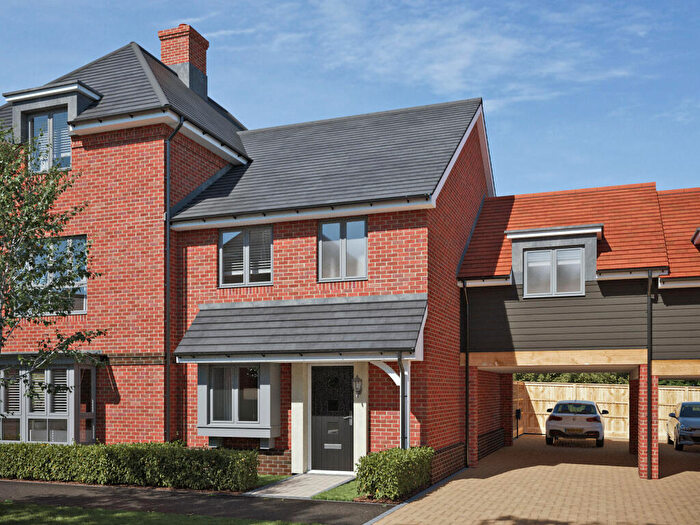 4 Bedroom Terraced House For Sale In Brockhills Lane, New Milton, BH25
