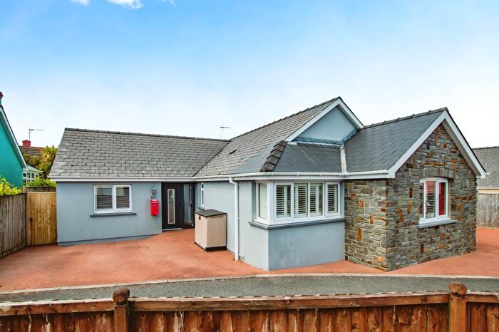 4 Bedroom Bungalow For Sale In Hawthorn Lane, Jameston, Tenby, Pembrokeshire, SA70