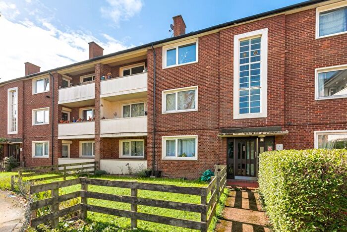 2 Bedroom Flat For Sale In Nelson Close, Walton On Thames, KT12