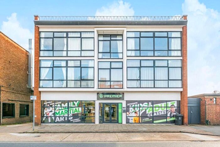 1 Bedroom Flat For Sale In Pembroke Road, Quadrate Apartments, HA4