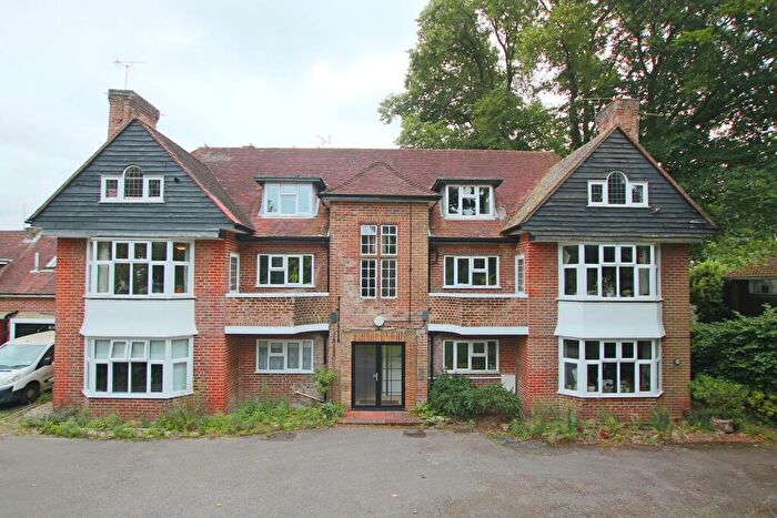 2 Bedroom Flat For Sale In Bassett, Southampton, SO16