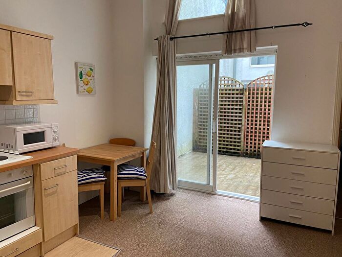 1 Bedroom Flat To Rent In Cambrian Place, SA1