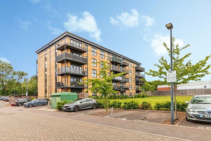 2 Bedroom Apartment For Sale In Giles Crescent, Stevenage, SG1