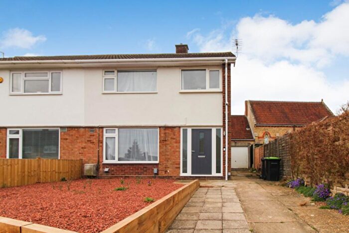 3 Bedroom Semi-Detached House To Rent In Tithe Barn Road, Wootton, Bedford, MK43