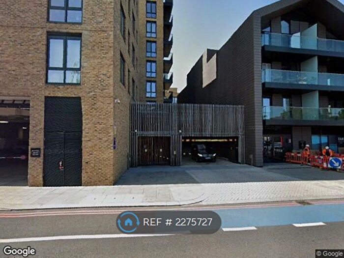 3 Bedroom Flat To Rent In Ryeland Boulevard, London, SW18