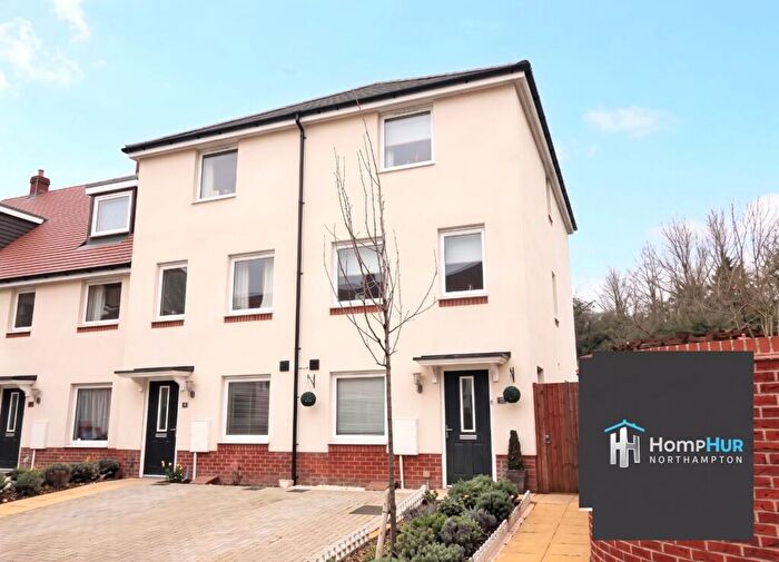 4 Bedroom Semi-Detached House To Rent In Wilroy Gardens, Southampton, SO16