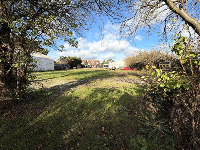 4 Bedroom Chalet For Sale In Front Road, Murrow, Wisbech, PE13