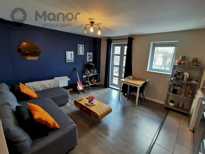 1 Bedroom Flat To Rent In Hazeleigh House, Market Link, Romford, RM1