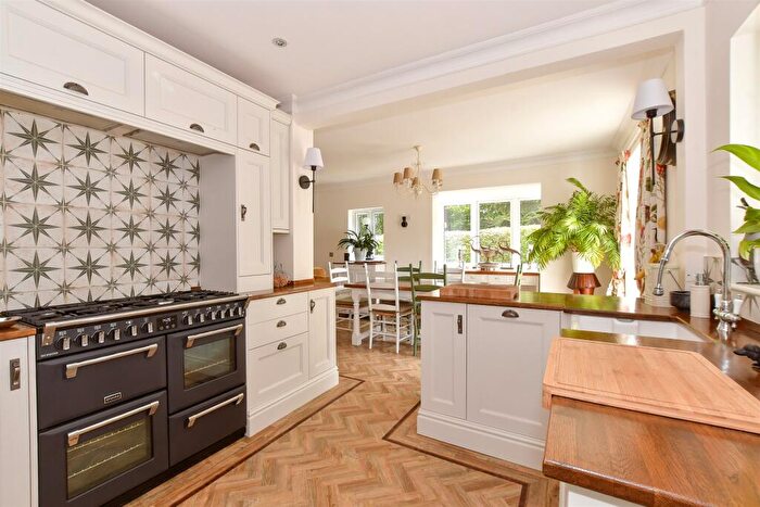 4 Bedroom Detached House For Sale In Woodside Avenue, Alverstone Garden Village, Isle Of Wight, PO36