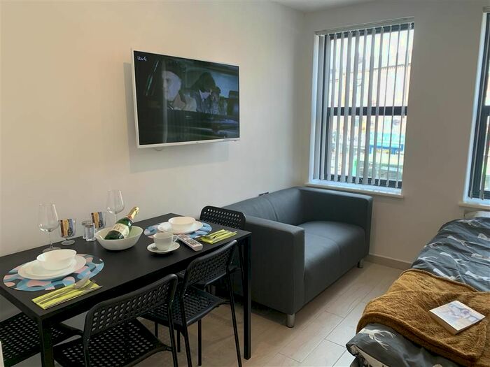 1 Bedroom Flat To Rent In Alfreton Road, Nottingham, NG7