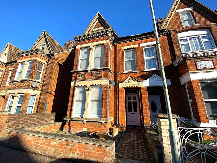 2 Bedroom Flat To Rent In Cromwell Road, Canterbury, CT1