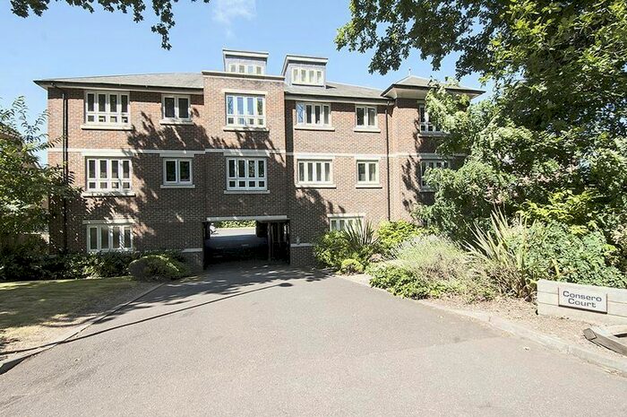 2 Bedroom Flat To Rent In Brooklands Road, Weybridge, KT13