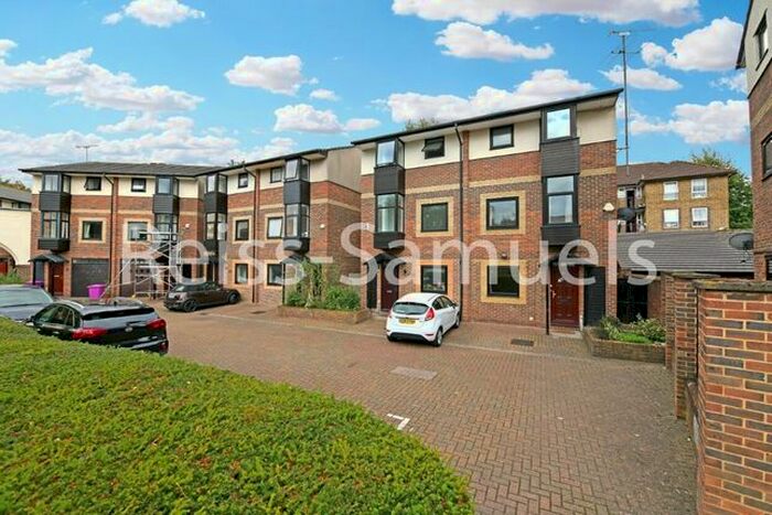 5 Bedroom Town House To Rent In Barnfield Place, Isle Of Dogs, Docklands, Canary Wharf, London, E14