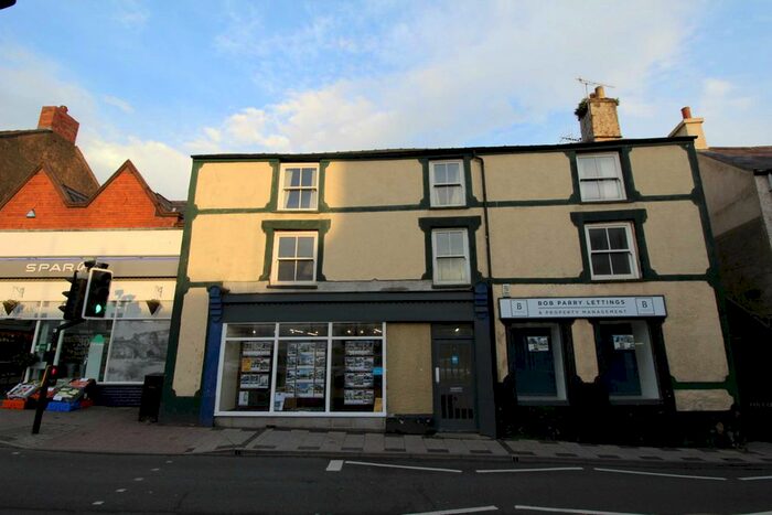 3 Bedroom Maisonette To Rent In Tan Y Graig, Llanrwst, LL26