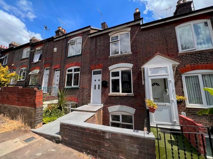3 Bedroom Terraced House To Rent In Winsdon Road, Luton, LU1