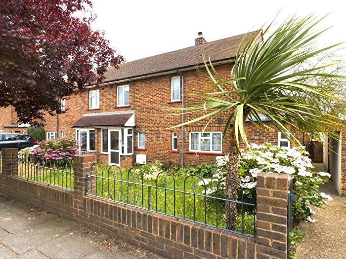 3 Bedroom Semi-Detached House To Rent In Attlee Drive, Dartford, DA1