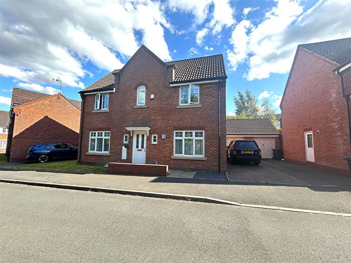 4 Bedroom Detached House For Sale In Yarningale Close, Birmingham, B30