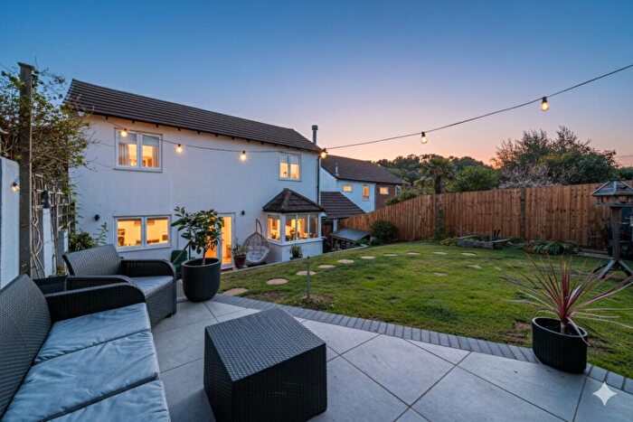 3 Bedroom Link Detached House For Sale In Pennsylvania, Exeter, EX4