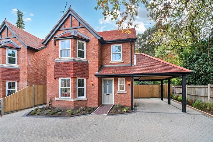 3 Bedroom Detached House For Sale In Churchdale, Aldershot Road, Church Crookham, GU52