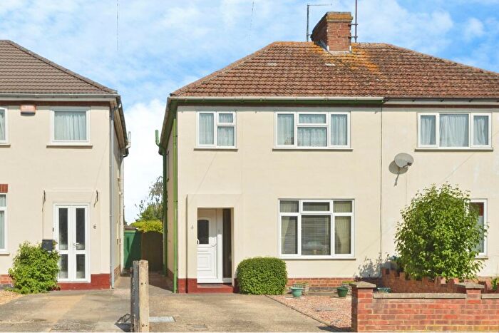 3 Bedroom House For Sale In Gloucester Road, Wolverton, Milton Keynes, Buckinghamshire, MK12