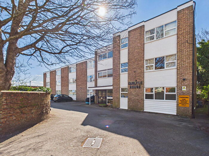 1 Bedroom Flat For Sale In Carlyle House, Bridge Road, Worthing, BN14