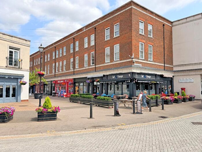 2 Bedroom Flat For Sale In Wedgewood Street, Fairford Leys, HP19