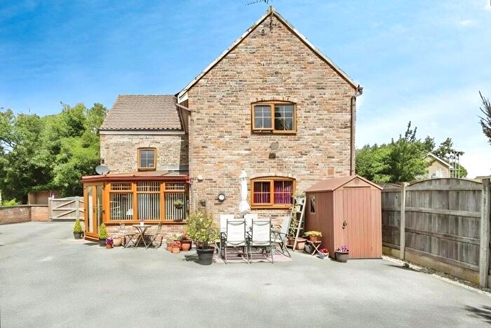 2 Bedroom Detached House For Sale In Main Street, Hatfield Woodhouse, Doncaster, South Yorkshire, DN7