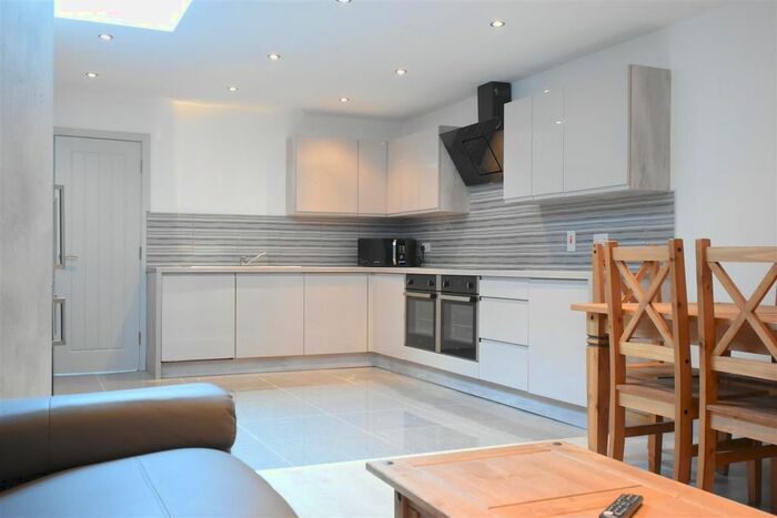 7 Bedroom Terraced House To Rent In Heeley Road, Selly Oak, Birmingham, B29