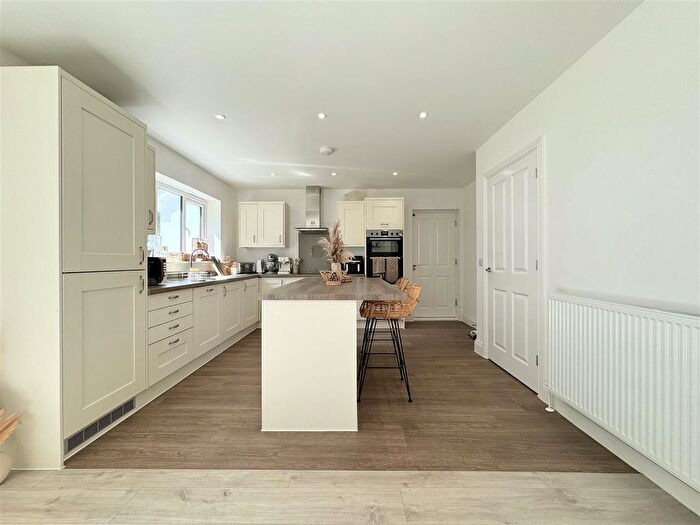 4 Bedroom Detached House For Sale In Tremellyn Road, Mitchell, Newquay, TR8