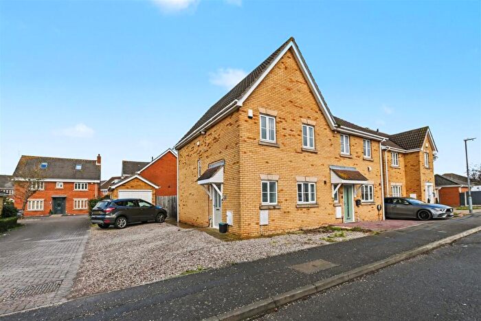 3 Bedroom Semi-Detached House For Sale In Jasmine Close, Canvey Island, SS8