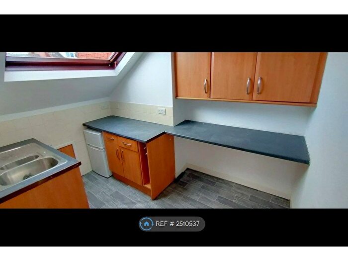 1 Bedroom Flat To Rent In Sowood Street, Leeds, LS4