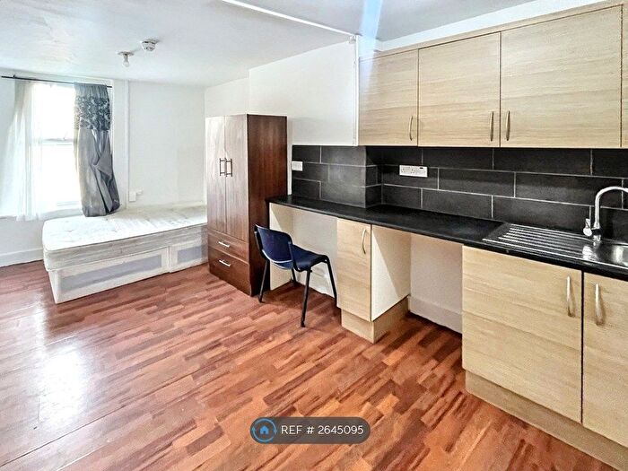 Studio To Rent In Camberwell Church Street, London, SE5