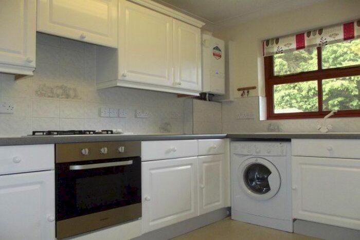 2 Bedroom Flat To Rent In Old Mill Close, Exeter, EX2