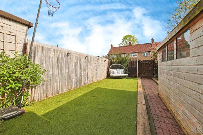 2 Bedroom Terraced House For Sale In Burcott Garth, Hull, East Riding Of Yorkshire, HU4