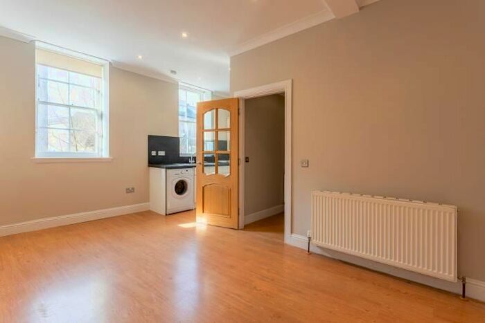 2 Bedroom Flat To Rent In Dean Bank Lane, Stockbridge, Edinburgh, EH3