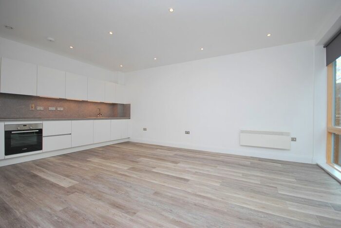 2 Bedroom Flat To Rent In Elmfield Road, Bromley, BR1