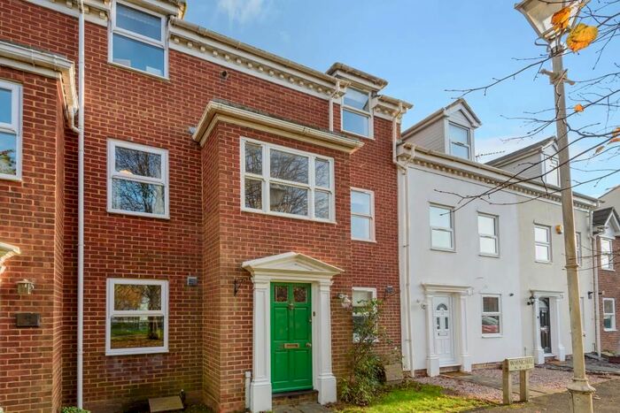 4 Bedroom Terraced House To Rent In Whinchat, Watermead, HP19