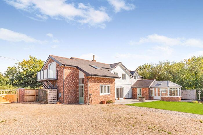 4 Bedroom Detached House For Sale In Broadclyst, Exeter, EX5