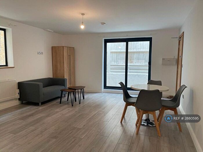1 Bedroom Flat To Rent In Stamford Hill, London, N16