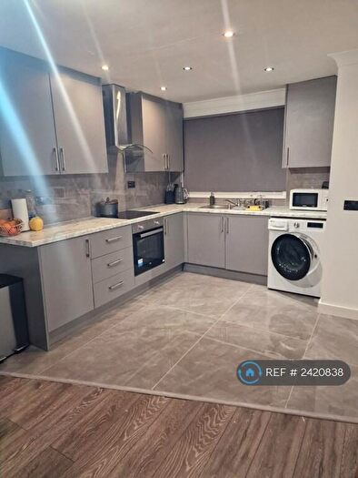 3 Bedroom Semi-Detached House To Rent In Greatmeadow, Northampton, NN3