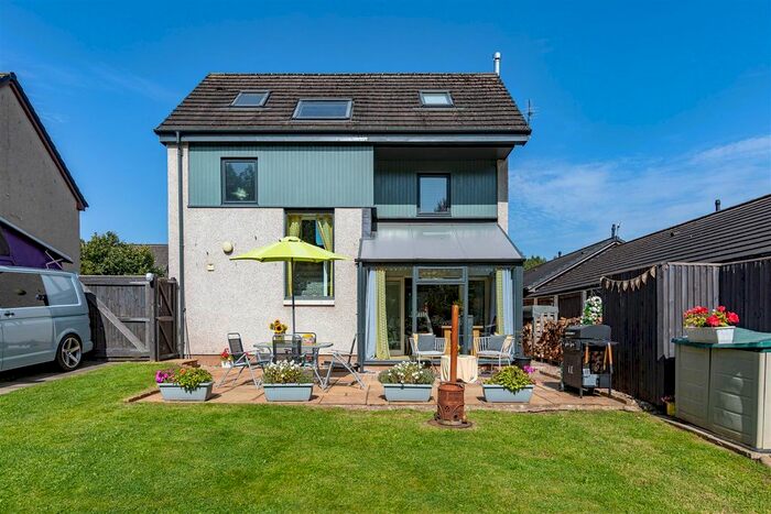 4 Bedroom Detached House For Sale In Killie Court, Tweedbank, Galashiels, TD1