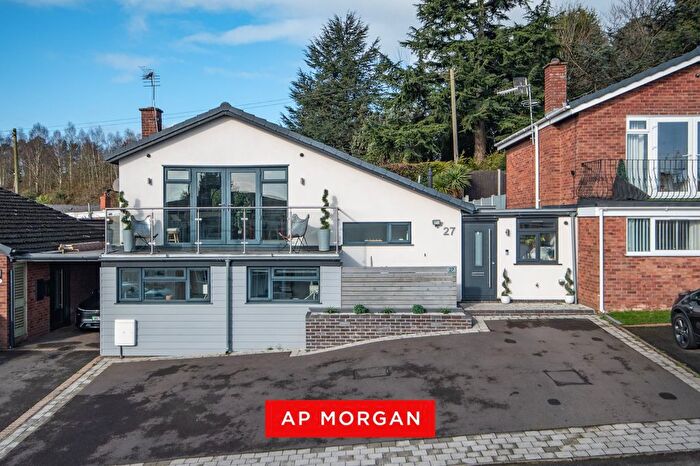 5 Bedroom Link Detached House For Sale In Westfields, Catshill, Bromsgrove, Worcestershire, B61