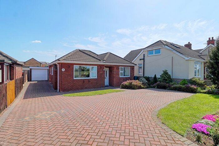 2 Bedroom Detached Bungalow For Sale In Top Road, Winterton, DN15