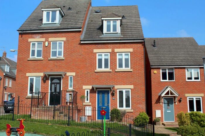 3 Bedroom Town House To Rent In Packwood Close, Middlemore, Daventry, NN11