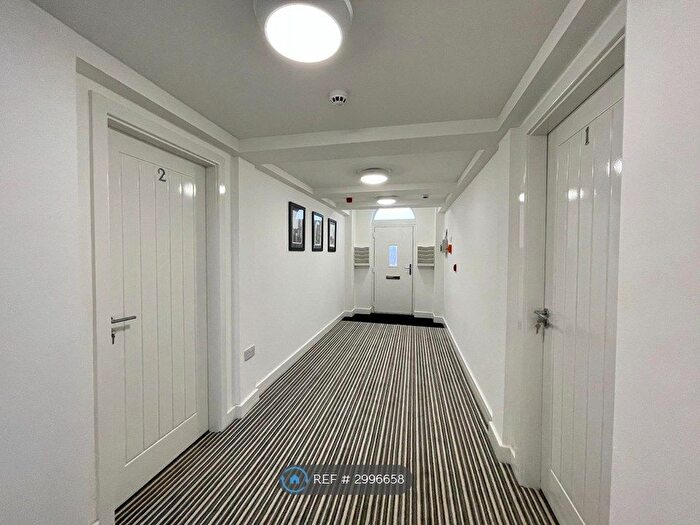 1 Bedroom Flat To Rent In High St, Oldham, OL4