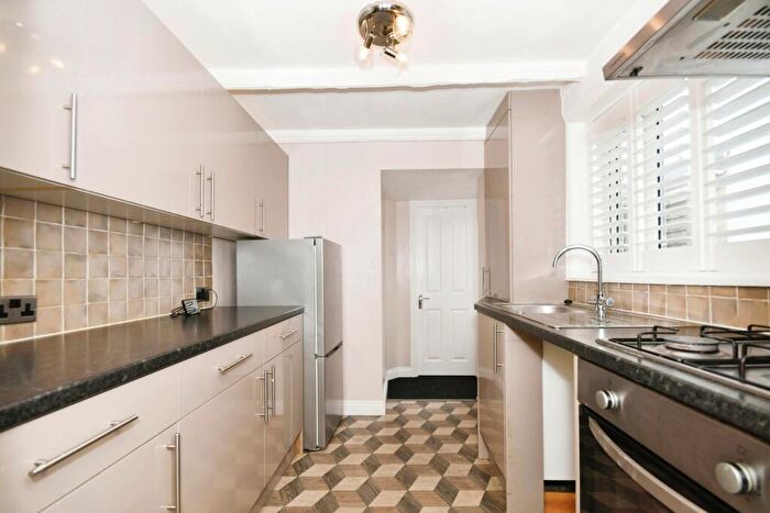 2 Bedroom Terraced House For Sale In Chatsworth Road, Chesterfield, Derbyshire, S40