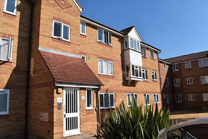 Studio To Rent In Redford Close, Feltham, TW13