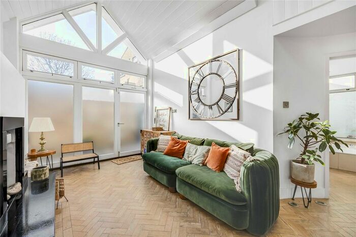 2 Bedroom Detached House To Rent In Bedford Road, Clapham, London, SW4