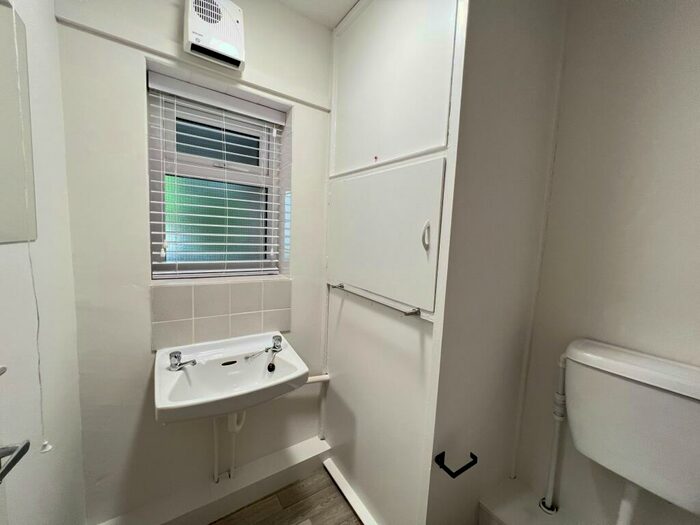 2 Bedroom Apartment To Rent In Sycamore Court, Beeston, Nottingham, NG9