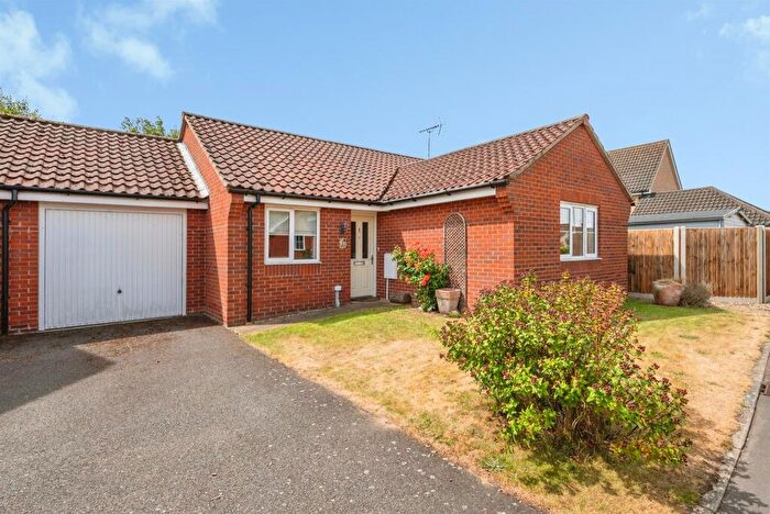 2 Bedroom Semi-Detached Bungalow For Sale In Fred Tuddenham Drive, Cawston, Norwich, NR10